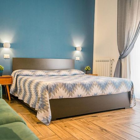 Hub Ferroviario - 12 Posti Letto Per Il Tuo Gruppo A Napoli Con Wifi E Netflix Bed & Breakfast Ngoại thất bức ảnh