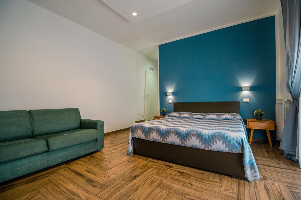 Hub Ferroviario - 12 Posti Letto Per Il Tuo Gruppo A Napoli Con Wifi E Netflix Bed & Breakfast Ngoại thất bức ảnh