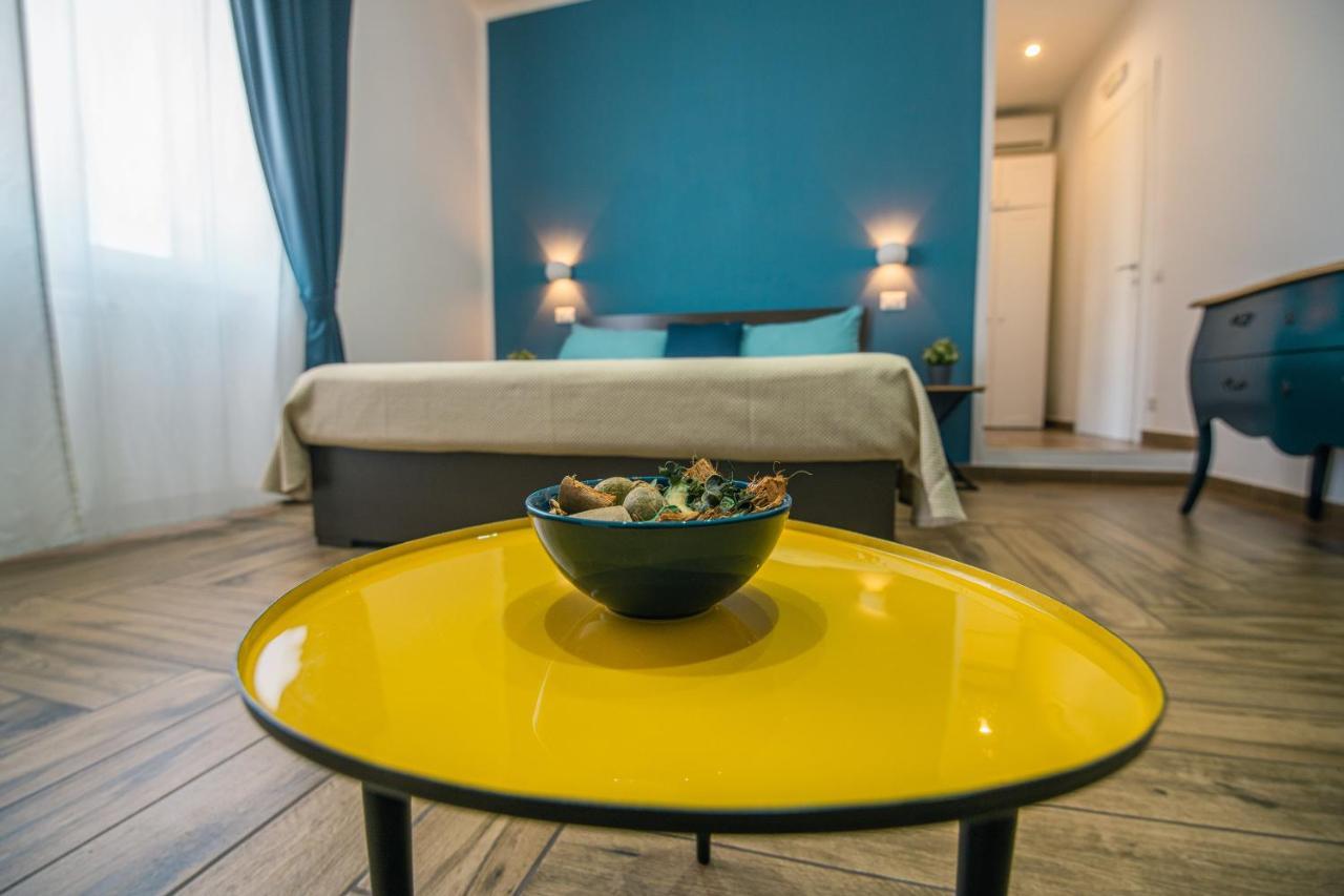Hub Ferroviario - 12 Posti Letto Per Il Tuo Gruppo A Napoli Con Wifi E Netflix Bed & Breakfast Ngoại thất bức ảnh