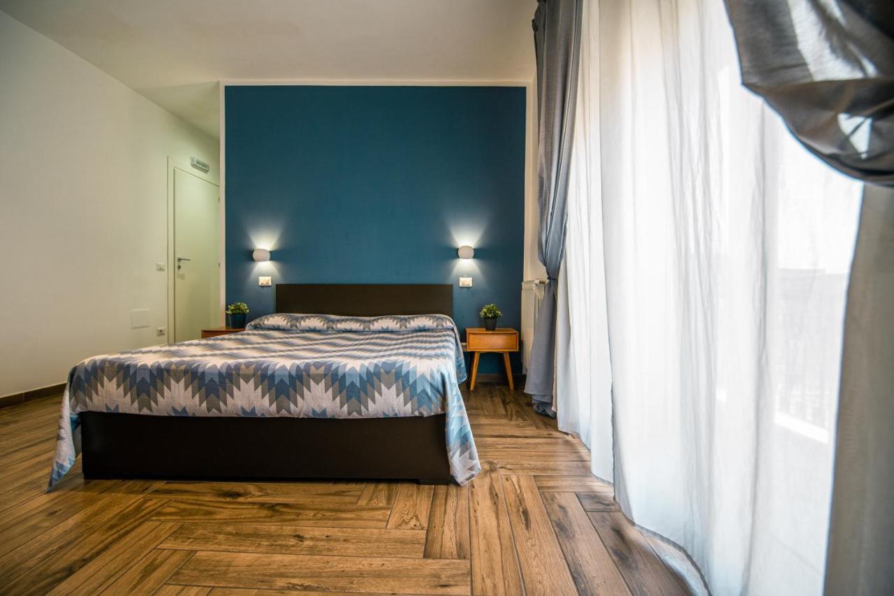 Hub Ferroviario - 12 Posti Letto Per Il Tuo Gruppo A Napoli Con Wifi E Netflix Bed & Breakfast Ngoại thất bức ảnh