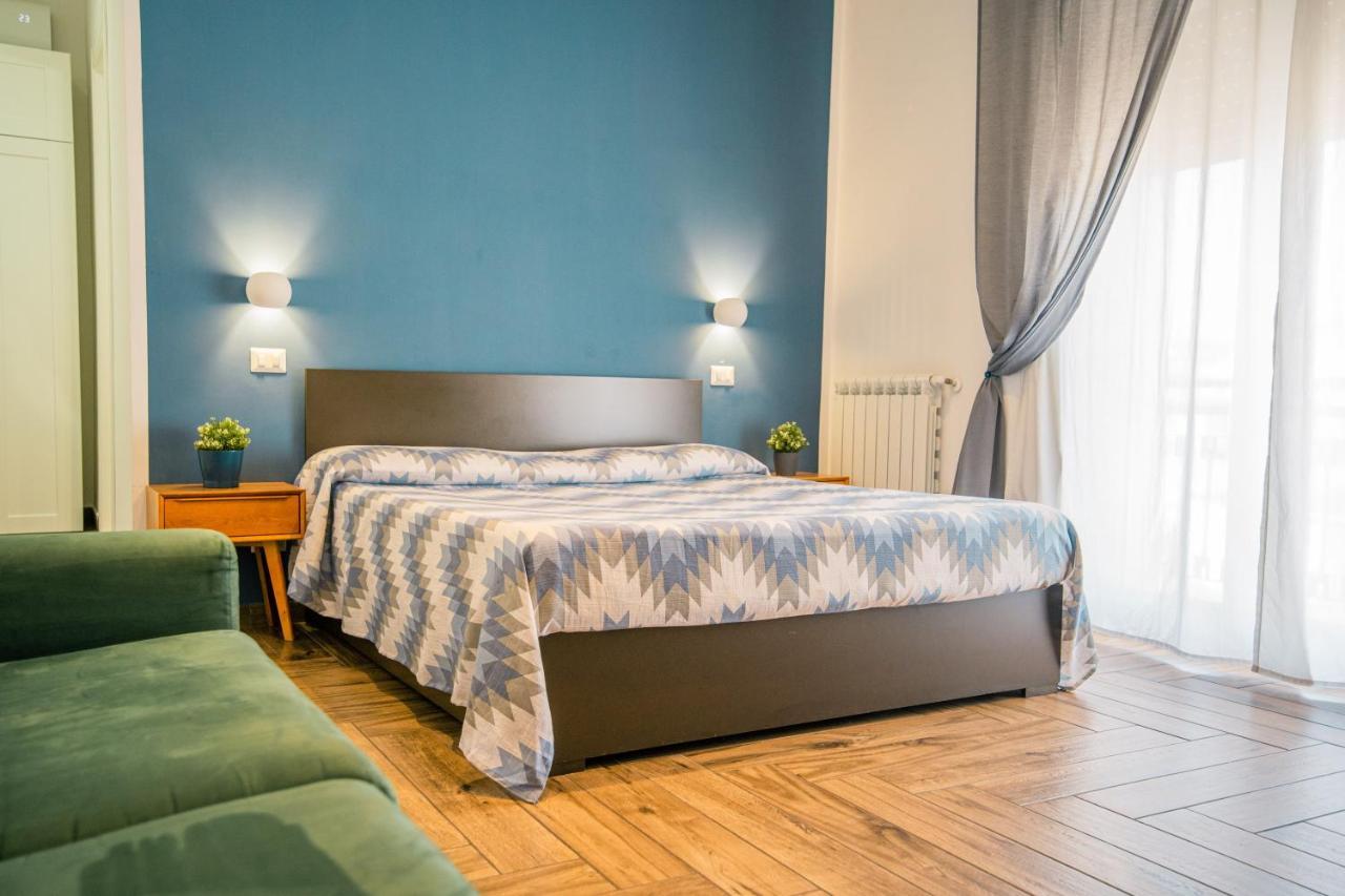 Hub Ferroviario - 12 Posti Letto Per Il Tuo Gruppo A Napoli Con Wifi E Netflix Bed & Breakfast Ngoại thất bức ảnh