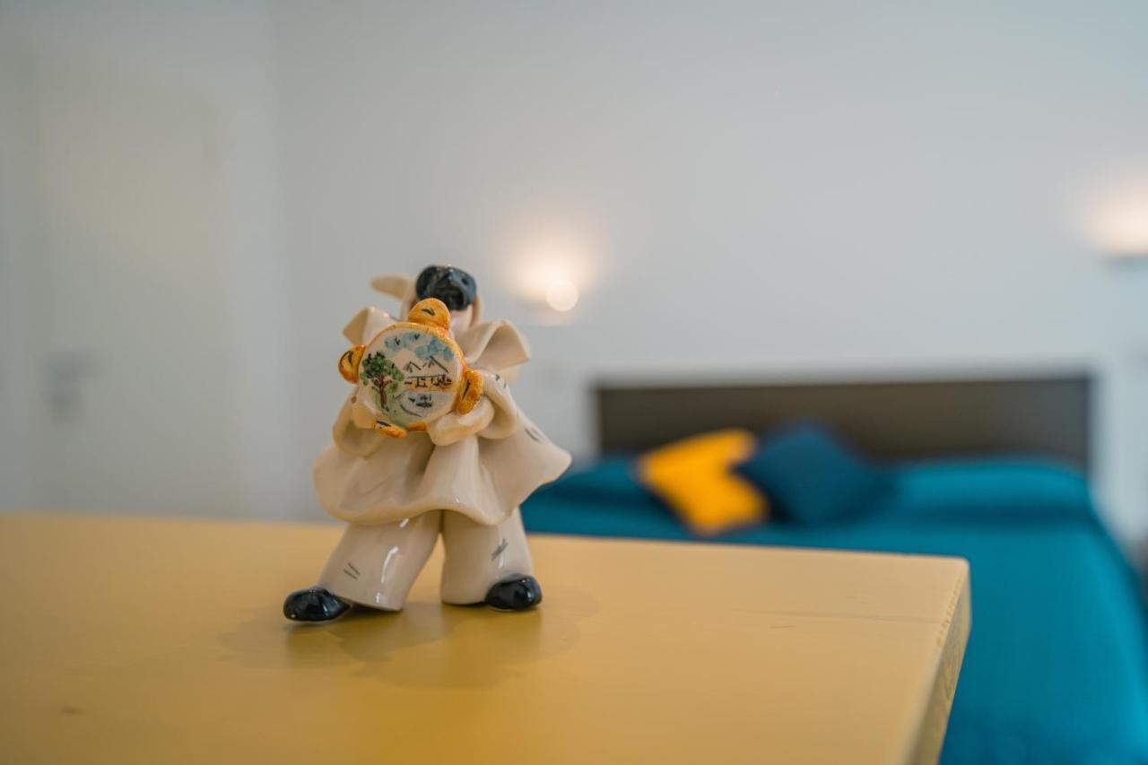 Hub Ferroviario - 12 Posti Letto Per Il Tuo Gruppo A Napoli Con Wifi E Netflix Bed & Breakfast Ngoại thất bức ảnh