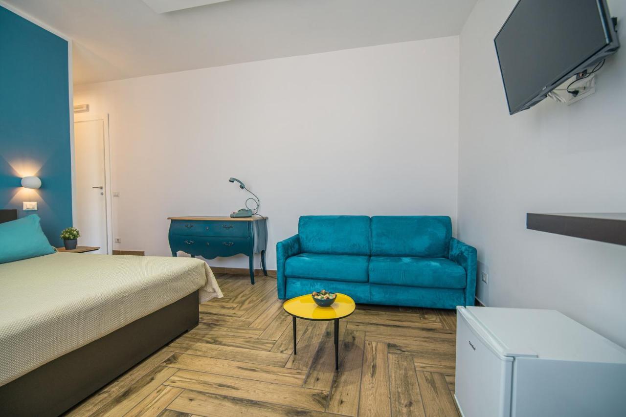 Hub Ferroviario - 12 Posti Letto Per Il Tuo Gruppo A Napoli Con Wifi E Netflix Bed & Breakfast Ngoại thất bức ảnh