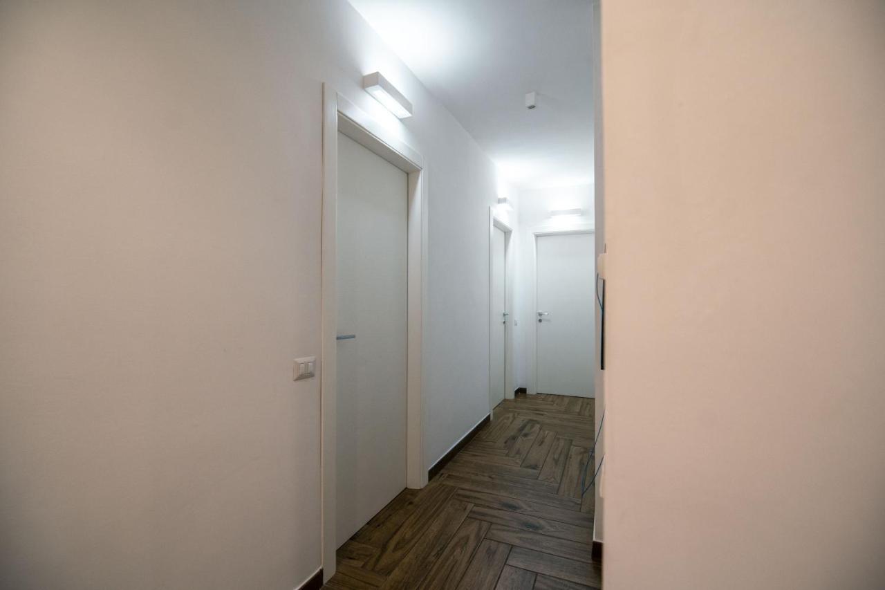 Hub Ferroviario - 12 Posti Letto Per Il Tuo Gruppo A Napoli Con Wifi E Netflix Bed & Breakfast Ngoại thất bức ảnh